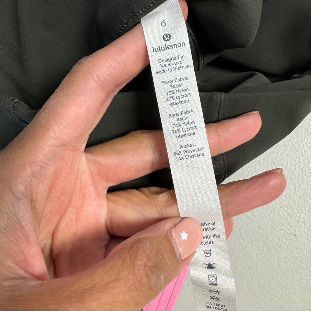 Lululemon Olive Green Here to There Tapered Pants Size 6 Athleisure Travel - Picture 8 of 10